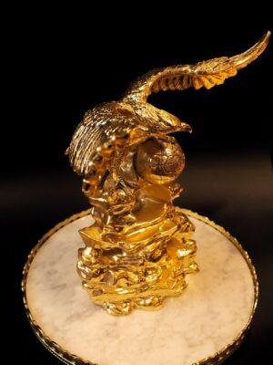 027 Արձանիկ արծիվ կլոր մարմարով